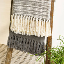 Load image into Gallery viewer, Chevron Cotton Throw Blanket